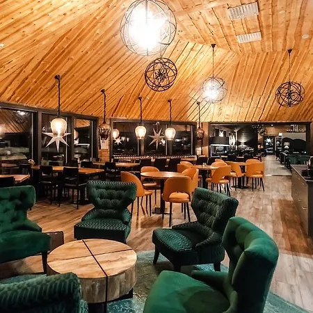 Northern Lights Village Resort 4*