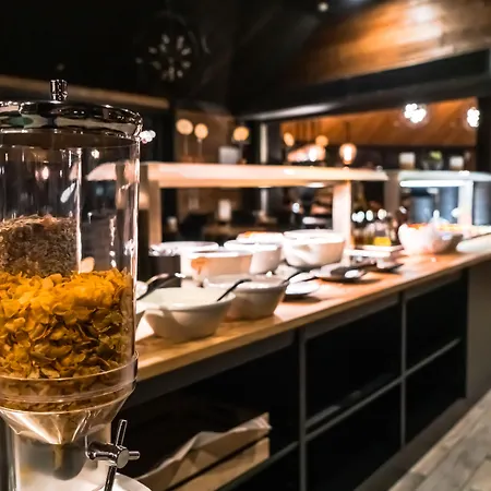 Northern Lights Village Resort 4*