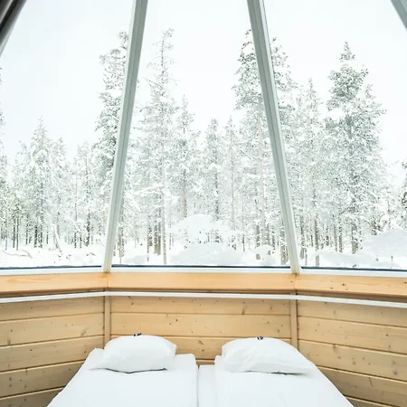 Northern Lights Village Resort 4*