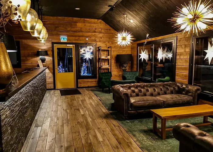 منتجع Northern Lights Village 4*