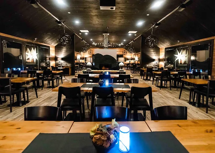 منتجع Northern Lights Village 4*