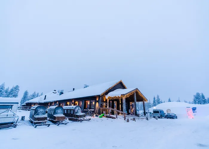 منتجع Northern Lights Village ساريسيلكا