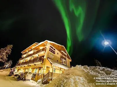 Northern Lights Village リゾート 4*