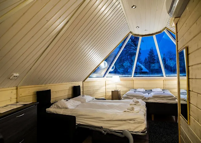 Northern Lights Village منتجع 4*