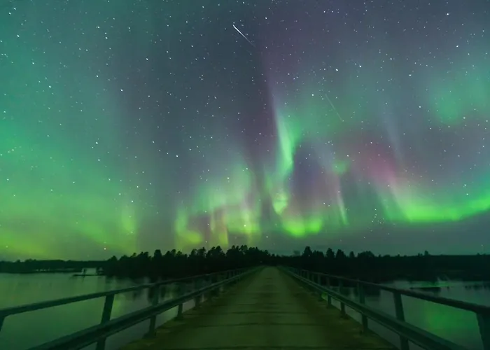 منتجع Northern Lights Village 4*